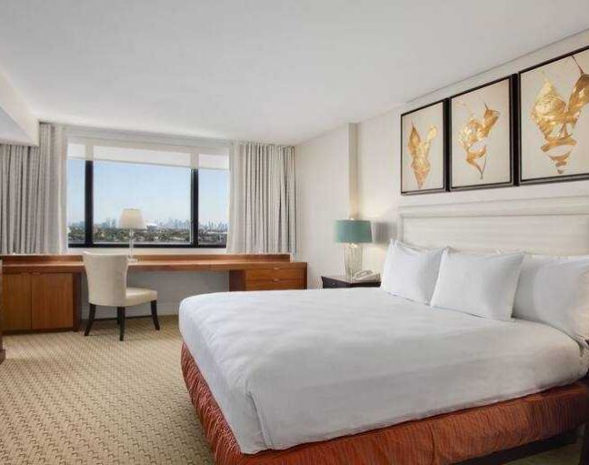 Hilton Miami Airport Blue Lagoon