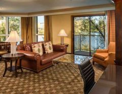 Hotel DoubleTree By Hilton Seattle Airport image