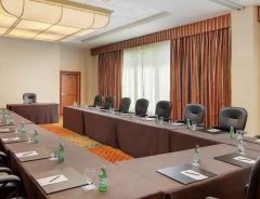 Hotel Hilton Seattle Airport & Conference Center image