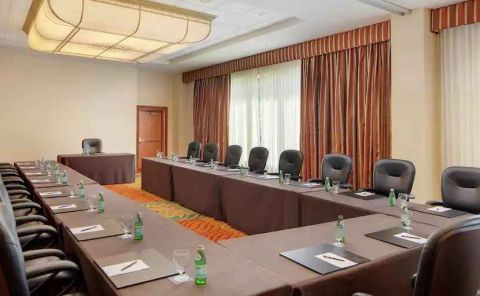 Hotel Hilton Seattle Airport & Conference Center image