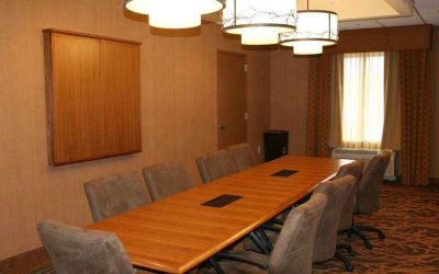 Meeting room perfect for every business appointment at the Hampton Inn & Suites Riverton, WY.