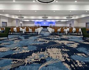 large conference room ideal for conferences and business meetings at DoubleTree by Hilton Hotel Bakersfield.