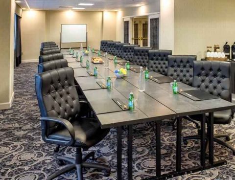 Hotel Embassy Suites By Hilton Portland-Downtown image