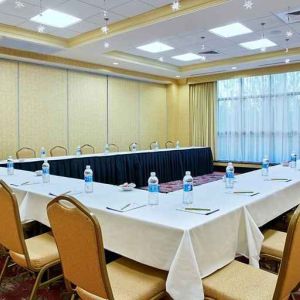 professional, well-equipped meeting room at Hilton Garden Inn Rockville-Gaithersburg.