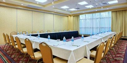 professional, well-equipped meeting room at Hilton Garden Inn Rockville-Gaithersburg.