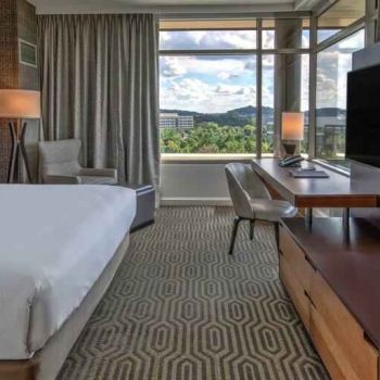 Hotel Hilton Franklin Cool Springs image
