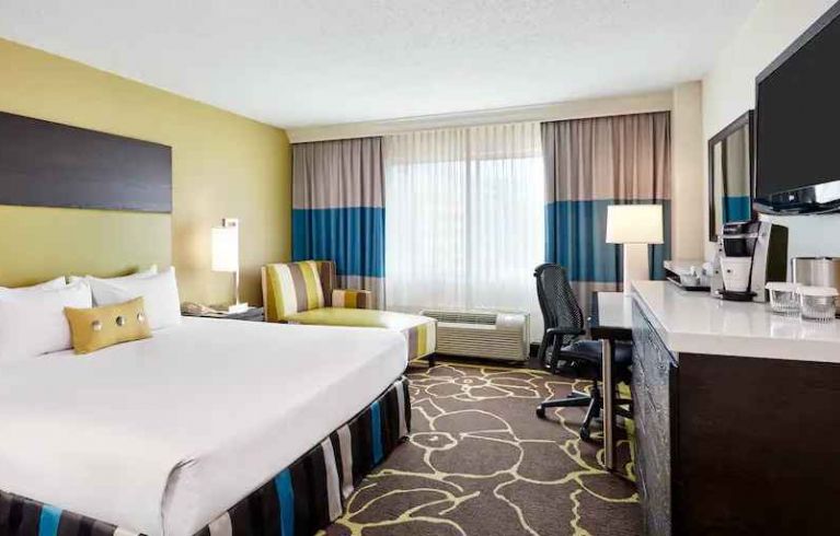 DoubleTree By Hilton Charlotte-Gateway Village, Charlotte