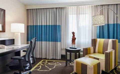 Hotel DoubleTree By Hilton Charlotte-Gateway Village image