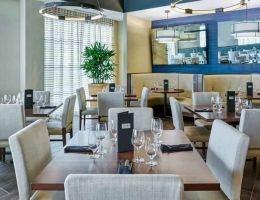 DoubleTree By Hilton Charlotte-Gateway Village, Charlotte