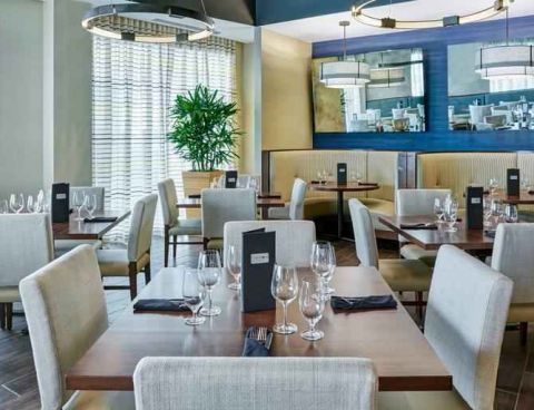 Hotel DoubleTree By Hilton Charlotte-Gateway Village image