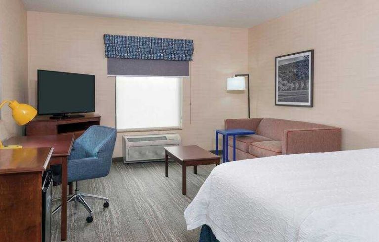 Hampton Inn Springfield South Enfield, Enfield