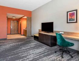 Hilton Garden Inn Hays, Hays