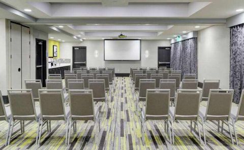 Hotel Hampton Inn & Suites By Hilton-Irvine/Orange County Airport image