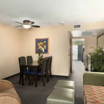 Hotel Embassy Suites By Hilton Miami - International Airport image