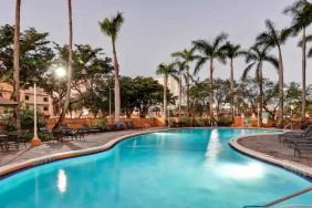 Hotel Embassy Suites By Hilton Miami - International Airport image