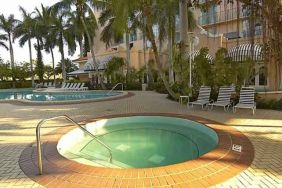 Hotel Embassy Suites By Hilton Miami - International Airport image