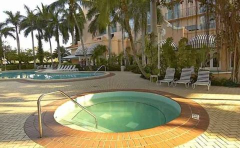 Hotel Embassy Suites By Hilton Miami - International Airport image