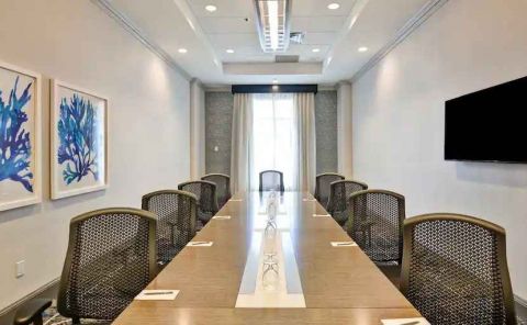 Hotel Embassy Suites By Hilton Miami - International Airport image
