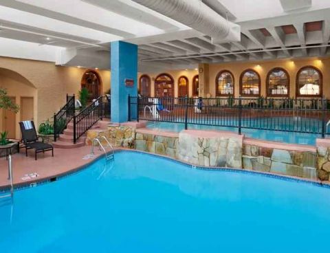 Hotel Embassy Suites By Hilton Kansas City- Plaza image