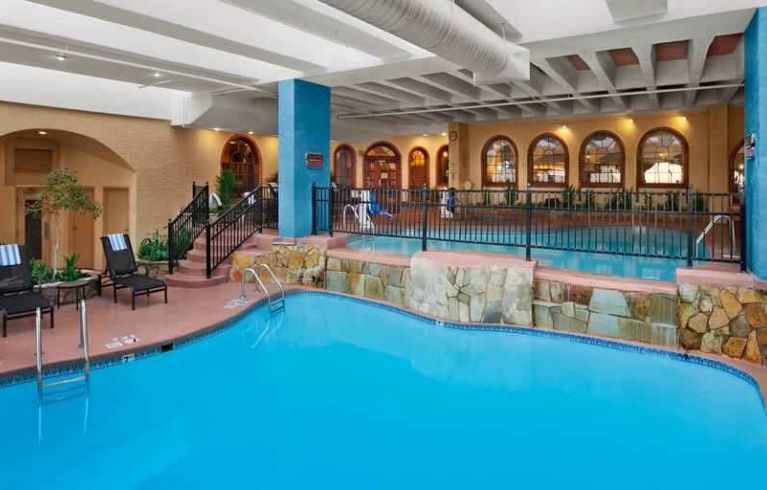 Embassy Suites By Hilton Kansas City- Plaza, Kansas City