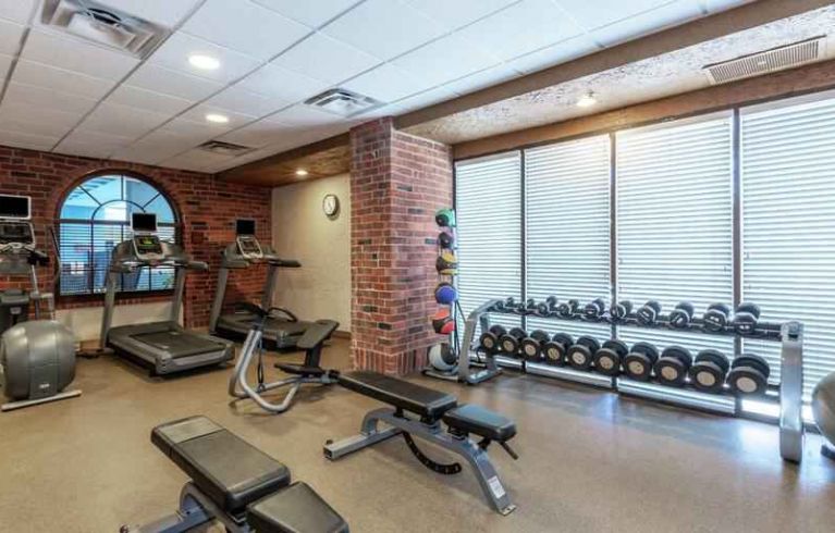 Embassy Suites By Hilton Kansas City- Plaza, Kansas City