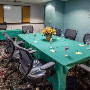 Professional meeting room at Hampton Inn San Francisco Airport.