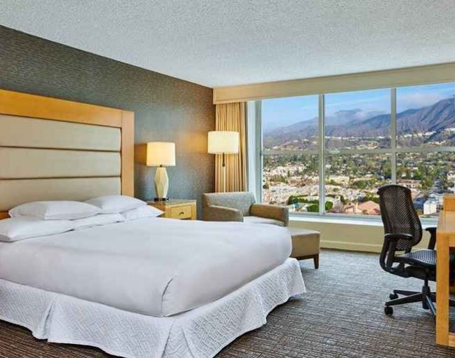 Hilton Los Angeles North/Glendale & Executive Meeting Ctr
