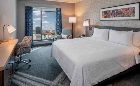 Hotel Hilton Garden Inn Austin University Capitol District image