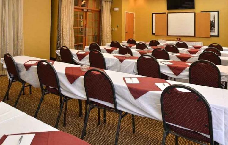 Hampton Inn & Suites Pueblo-Southgate, Pueblo