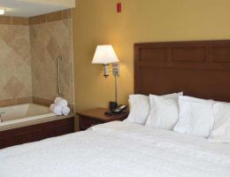 Hampton Inn & Suites Columbia (at The University Of Missouri), Columbia