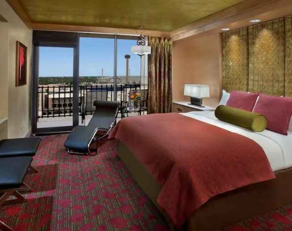 Beautiful king guestroom with view at the Hilton Palacio del Rio.