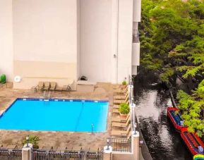 Relaxing outdoor pool at the Hilton Palacio del Rio.