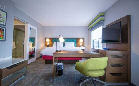 Hotel Hampton Inn & Suites North Attleboro image