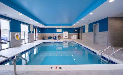 Hotel Hampton Inn & Suites North Attleboro image