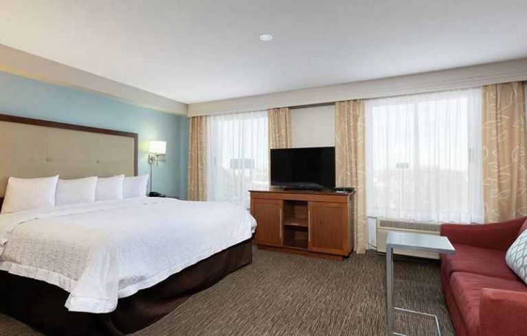 Hampton Inn & Suites Austin Airport, Austin