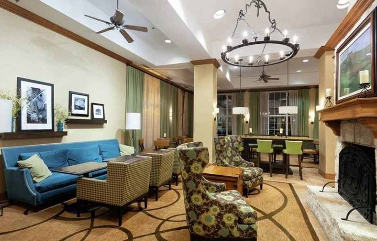Hampton Inn & Suites Austin Airport, Austin