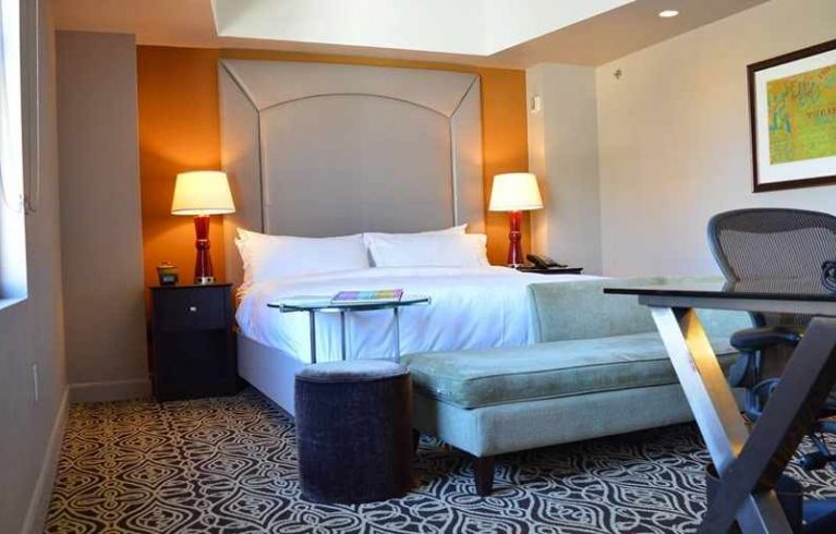 The Sam Houston, Curio Collection By Hilton, Houston