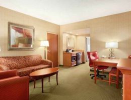 Embassy Suites By Hilton Hot Springs Hotel & Spa, Hot Springs