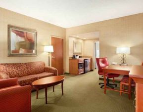 Embassy Suites By Hilton Hot Springs Hotel & Spa, Hot Springs
