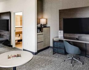 all rooms equipped with a work desk ideal for working remotely at DoubleTree by Hilton Hotel & Suites Jersey City.