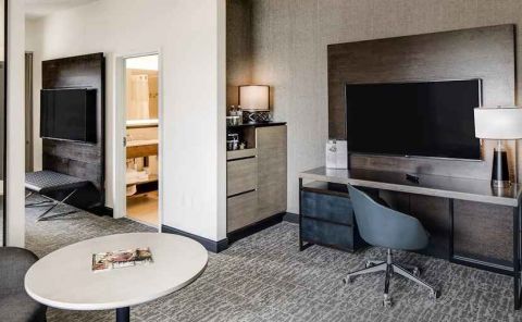 Hotel DoubleTree By Hilton Jersey City image