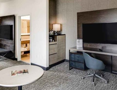 Hotel DoubleTree By Hilton Jersey City image