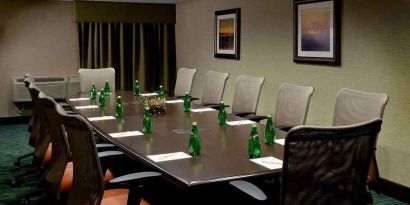professional and equipped meetiing room for all business meetings at DoubleTree by Hilton Hotel Santa Fe.