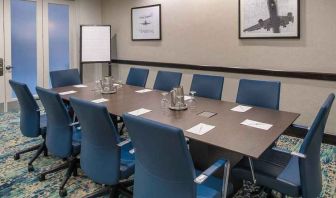 Professional meeting room ideal for all boardroom meetings at Embassy Suites by Hilton Seattle Tacoma International Airport.
