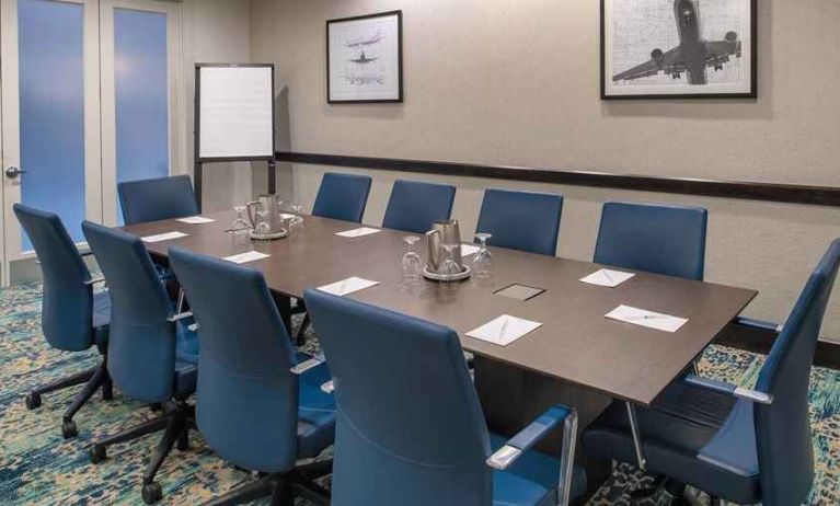 Professional meeting room ideal for all boardroom meetings at Embassy Suites by Hilton Seattle Tacoma International Airport.