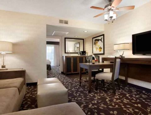Hotel Embassy Suites By Hilton Napa Valley image