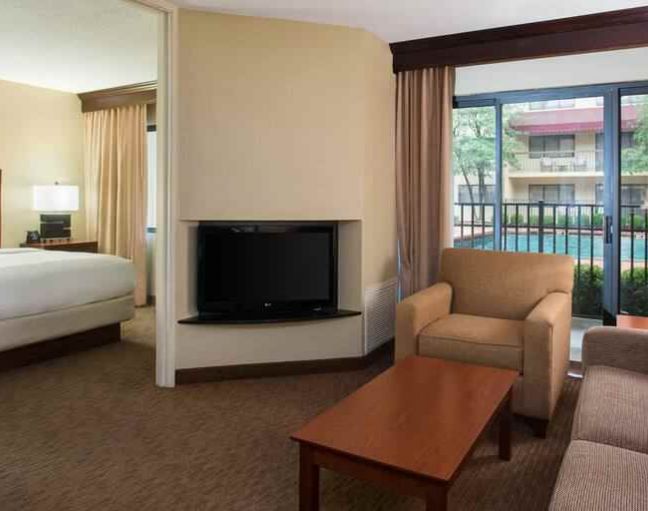 DoubleTree Suites By Hilton Cincinnati-Blue Ash