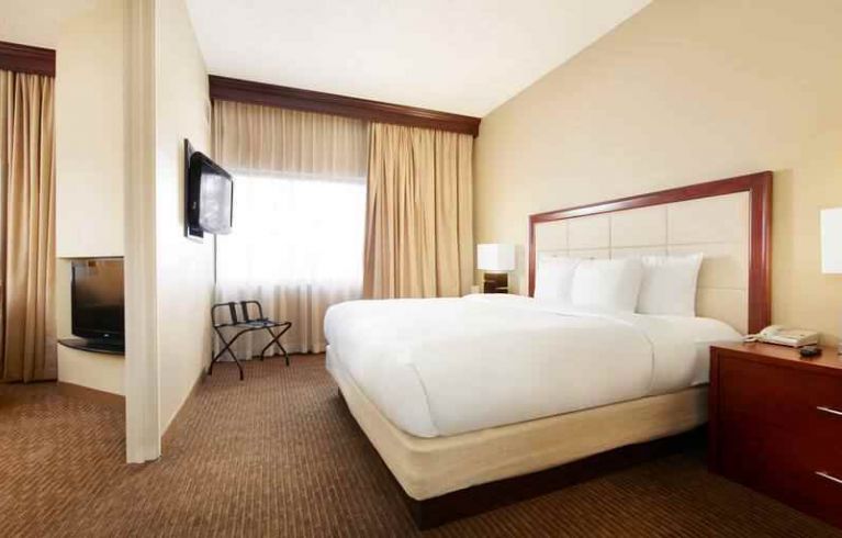 DoubleTree Suites By Hilton Cincinnati-Blue Ash, Sharonville