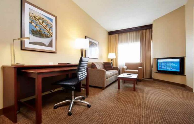 DoubleTree Suites By Hilton Cincinnati-Blue Ash, Sharonville