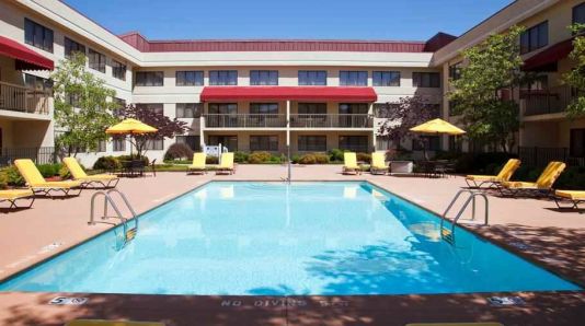 DoubleTree Suites By Hilton Cincinnati-Blue Ash, Sharonville